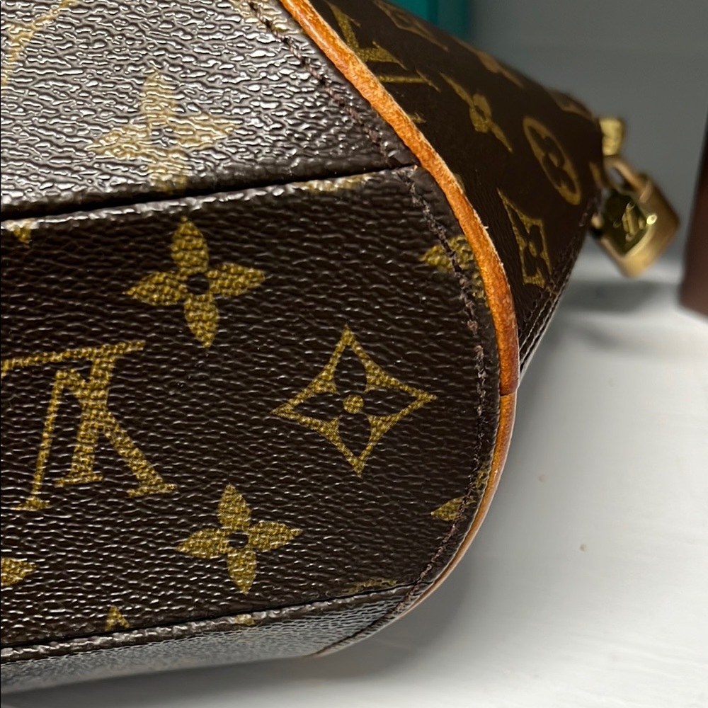 Louis Vuitton Monogram Dome Satchel in Brown with Tan Trim - Picture 11 of 16